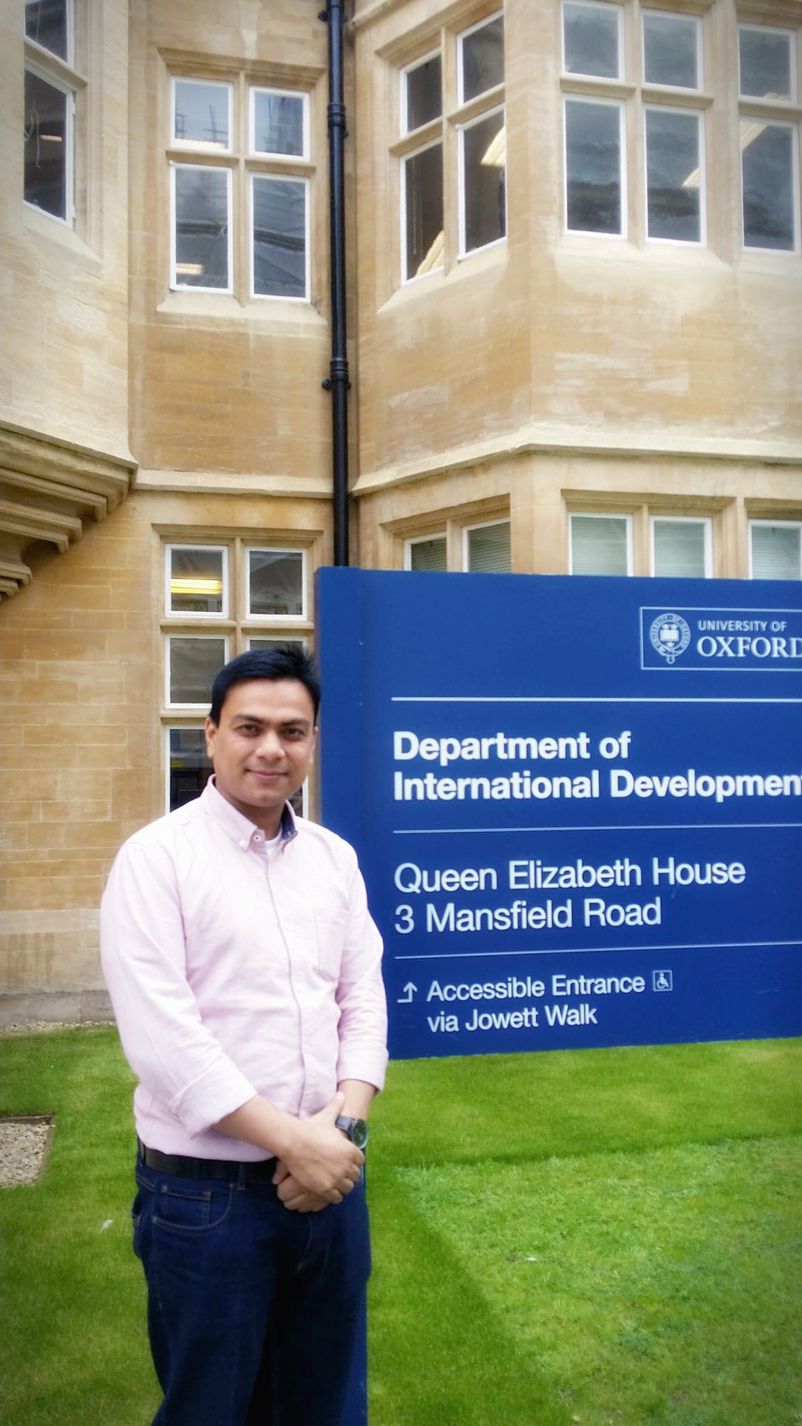 Dr.Tarik is in front of Oxford Department of International Development where He was affiliated as Visiting Research Fellow